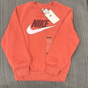 NEW Nike crew neck sweatshirt